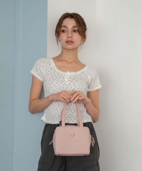 LABUBUのハンドバッグ Classic Bag シリーズ LABUBU リバーシブル ぬいぐるみ バッグ