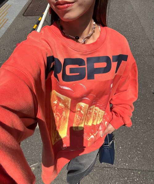 RePRODUCTION LABEL(リプロダクションレーベル)の「【RePRODUCTION LABEL / リプロダクションレーベル】スーパーBIGロゴスウェット(Tシャツ/カットソー・レディース・チャコールグレー/オレンジ/ネイビー/パープル・FREE)」の1枚目の写真