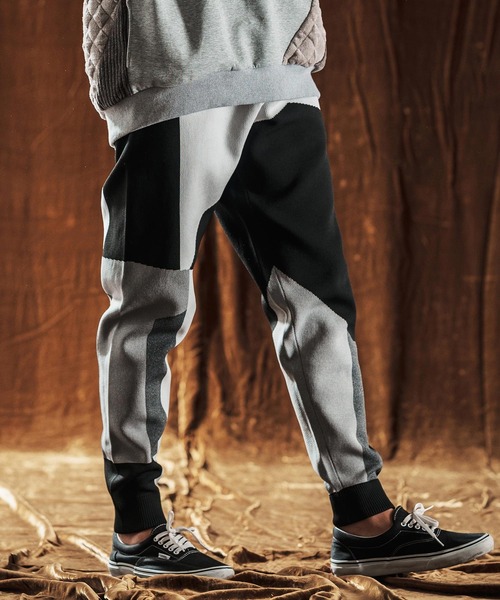 ANGENEHM（アンゲネーム）の「mp13980-Jacquard Block Color Pants -Airy Yarn Sweater- ニットパンツ(AG05-016acf)（その他パンツ・メンズ・ブラック/ライトグレー/ネイビー・L/M/S）」の2枚目の写真