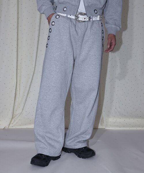 SEQUENZ(シークエンズ)の「※WEB限定 / セットアップ対応 / アイレット加工スウェットパンツ /sqnz fade sweat pants(その他パンツ・メンズ・グレー/その他1/ブラック/ピンク/ライトグレー・MEDIUM/SMALL/LARGE)」の3枚目の写真