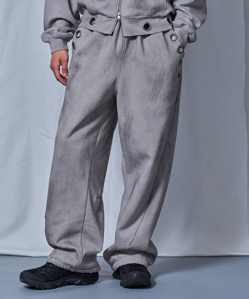 SEQUENZ(シークエンズ)の「※WEB限定 / セットアップ対応 / アイレット加工スウェットパンツ /sqnz fade sweat pants(その他パンツ・メンズ・グレー/その他1/ブラック/ピンク/ライトグレー・MEDIUM/SMALL/LARGE)」の2枚目の写真