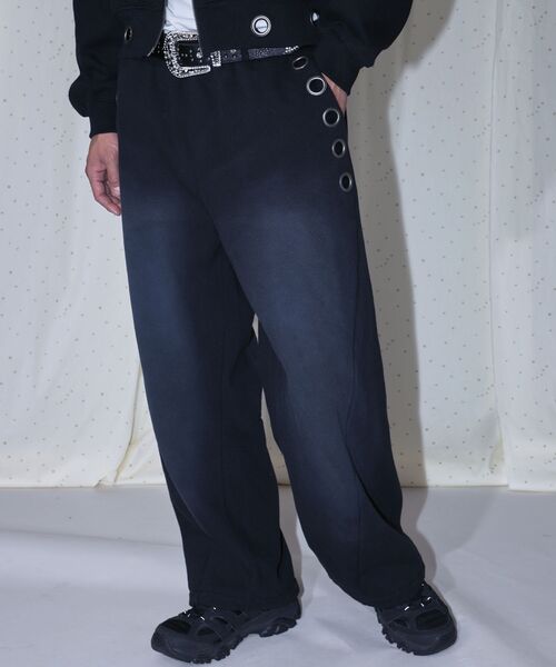 SEQUENZ(シークエンズ)の「※WEB限定 / セットアップ対応 / アイレット加工スウェットパンツ /sqnz fade sweat pants(その他パンツ・メンズ・グレー/その他1/ブラック/ピンク/ライトグレー・MEDIUM/SMALL/LARGE)」の1枚目の写真