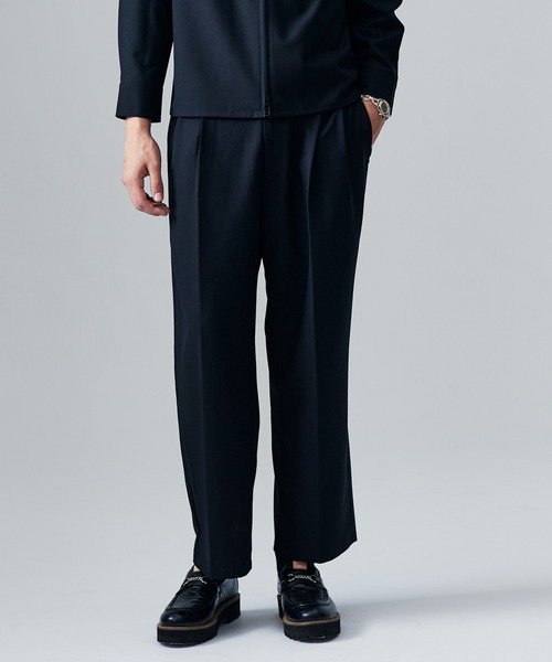 glamb(グラム)の「Blue Noise Tuck Slacks / ブルーノイズタックスラックス(スラックス・メンズ・ブルー/ブラック・S/M/L)」の1枚目の写真