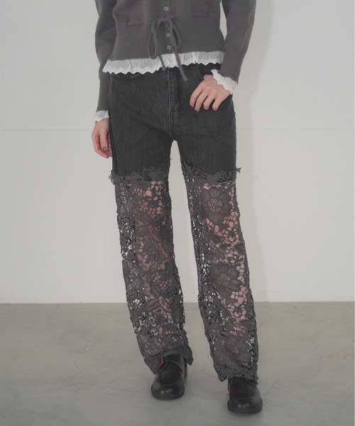 Mirette(ミレット)の「フローラルレースワイドデニム / Floral Lace Wide Denim(デニムパンツ・レディース・ライトブルー/ホワイト/グレー・MEDIUM/SMALL)」の2枚目の写真