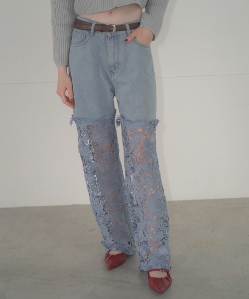 Mirette(ミレット)の「フローラルレースワイドデニム / Floral Lace Wide Denim(デニムパンツ・レディース・ライトブルー/ホワイト/グレー・MEDIUM/SMALL)」の3枚目の写真