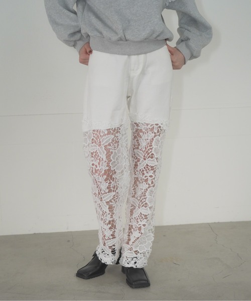Mirette(ミレット)の「フローラルレースワイドデニム / Floral Lace Wide Denim(デニムパンツ・レディース・ライトブルー/ホワイト/グレー・MEDIUM/SMALL)」の4枚目の写真