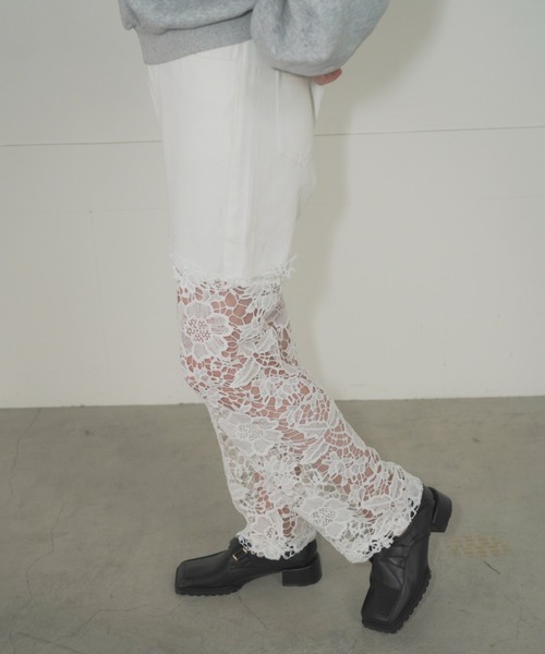 Mirette(ミレット)の「フローラルレースワイドデニム / Floral Lace Wide Denim(デニムパンツ・レディース・ライトブルー/ホワイト/グレー・MEDIUM/SMALL)」の8枚目の写真
