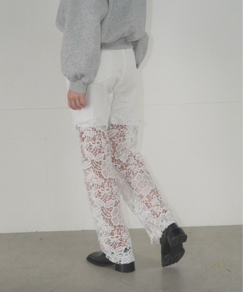 Mirette(ミレット)の「フローラルレースワイドデニム / Floral Lace Wide Denim(デニムパンツ・レディース・ライトブルー/ホワイト/グレー・MEDIUM/SMALL)」の14枚目の写真