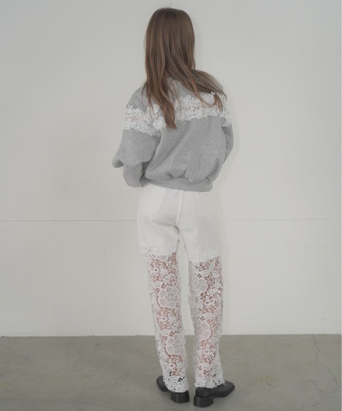Mirette(ミレット)の「フローラルレースワイドデニム / Floral Lace Wide Denim(デニムパンツ・レディース・ライトブルー/ホワイト/グレー・MEDIUM/SMALL)」の20枚目の写真