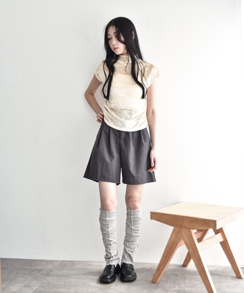 Y/lim(イリム)の「シアーベロアモックネックフレンチTシャツ(Tシャツ/カットソー・レディース・ベージュ/グレー/ブラウン/ブラック・M)」の16枚目の写真