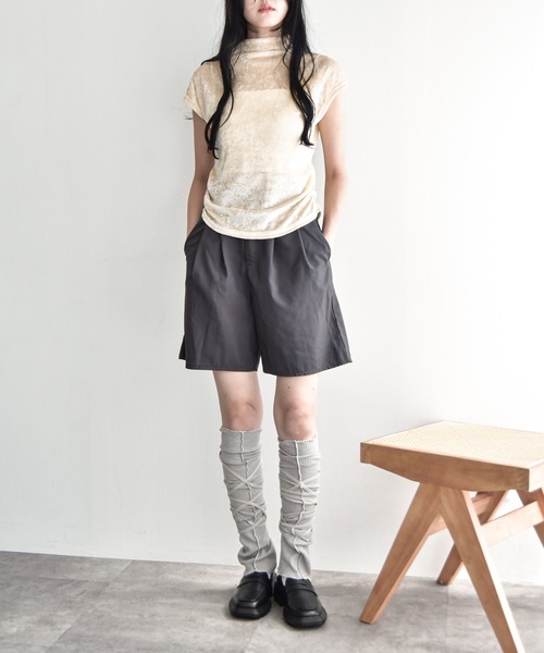 Y/lim(イリム)の「シアーベロアモックネックフレンチTシャツ(Tシャツ/カットソー・レディース・ベージュ/グレー/ブラウン/ブラック・M)」の14枚目の写真