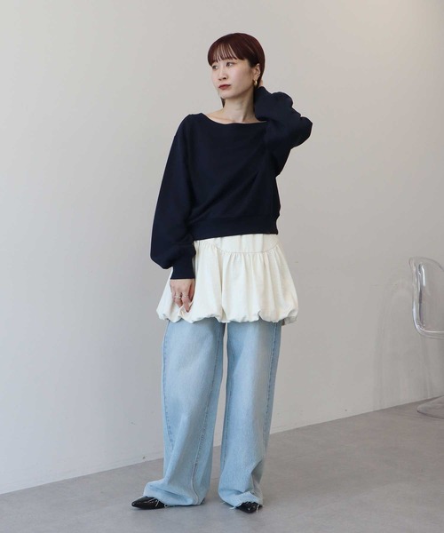 earth music&ecology（アースミュージックアンドエコロジー）の「ショート丈ワンポイント刺繍オフショルスウェット（スウェット・レディース・ピンク/ホワイト系その他/ネイビー・FREE）」の6枚目の写真