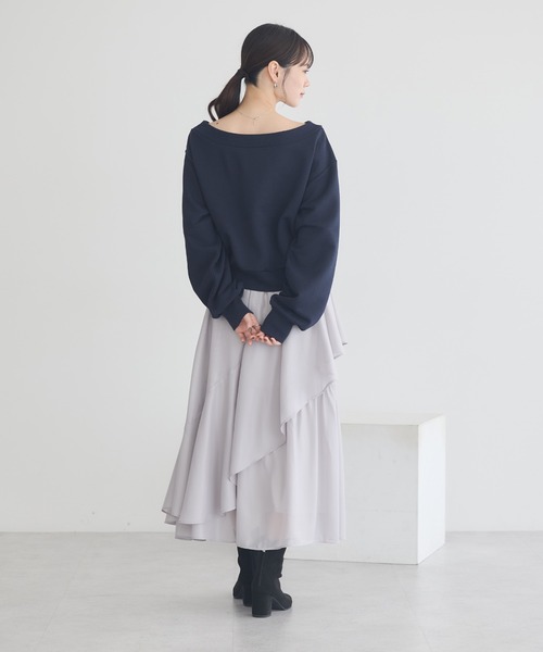 earth music&ecology（アースミュージックアンドエコロジー）の「ショート丈ワンポイント刺繍オフショルスウェット（スウェット・レディース・ピンク/ホワイト系その他/ネイビー・FREE）」の20枚目の写真