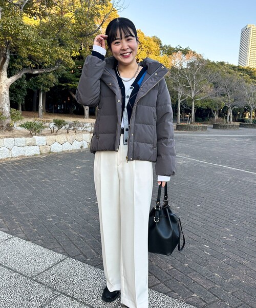 MICO COULIER（ミコクリエ）の「《撥水》ストレッチライトタフタショートコート（ダウンジャケット/コート・レディース・キナリ/ブラック/チャコールグレー/グレイッシュベージュ・38）」の8枚目の写真