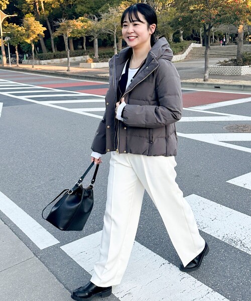 MICO COULIER（ミコクリエ）の「《撥水》ストレッチライトタフタショートコート（ダウンジャケット/コート・レディース・キナリ/ブラック/チャコールグレー/グレイッシュベージュ・38）」の9枚目の写真