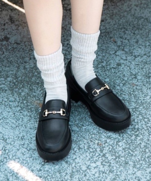 REZOY（リゾイ）の「【REZOY】ゴールドビットベーシックローファー（ローファー・レディース・ブラック/ブラック系その他・LL/S/M/L）」の2枚目の写真