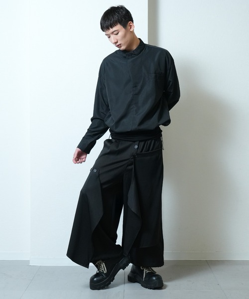 Ruze（ルゼ）の「Out button asymmetry wide pants / アウトボタン アシンメトリー ワイドパンツ（その他パンツ・メンズ・ブラック・FREE）」の7枚目の写真
