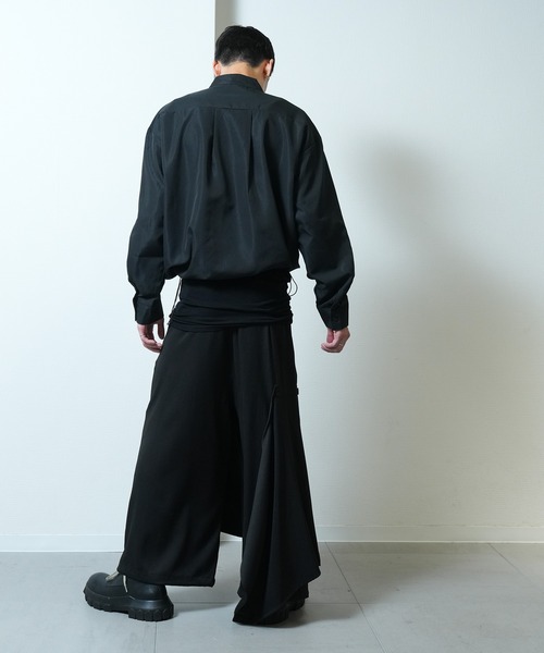 Ruze（ルゼ）の「Out button asymmetry wide pants / アウトボタン アシンメトリー ワイドパンツ（その他パンツ・メンズ・ブラック・FREE）」の9枚目の写真