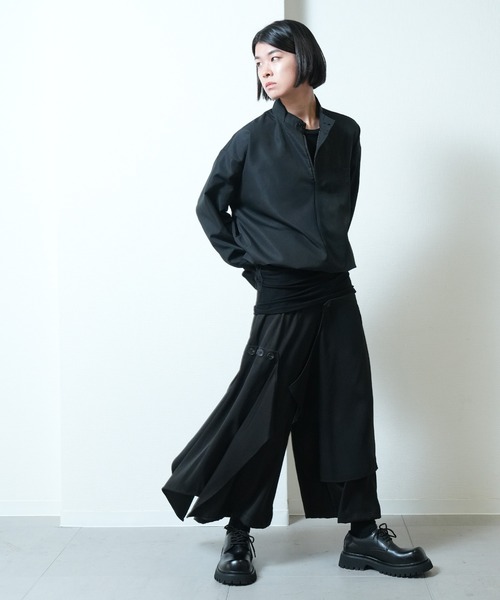 Ruze（ルゼ）の「Out button asymmetry wide pants / アウトボタン アシンメトリー ワイドパンツ（その他パンツ・メンズ・ブラック・FREE）」の10枚目の写真