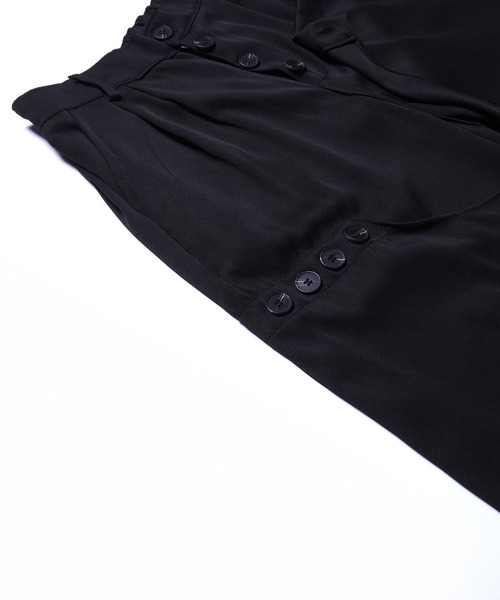 Ruze（ルゼ）の「Out button asymmetry wide pants / アウトボタン アシンメトリー ワイドパンツ（その他パンツ・メンズ・ブラック・FREE）」の6枚目の写真