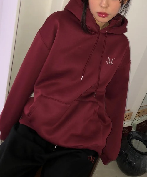MUCENT（ムセント）の「【MUCENT】ブランド直輸入正規品/MUCENT シグネチャー ベーシック ロゴ フードT ユニセックス MUCENT SIGNATURE BASIC LOGO HOOD T UNISEX（パーカー・レディース・ブラック/レッド/モカ/チャコール・FREE）」の4枚目の写真
