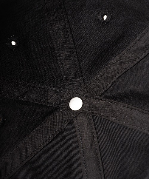 SUPPLIER(サプライヤー)の「A'GEM/9 × .kom『SUPPLIER/サプライヤー』PIERCED LOGO 6 PANEL CAP/ピアスロゴ6パネルキャップ(キャップ・メンズ・ブラック・FREE)」の2枚目の写真