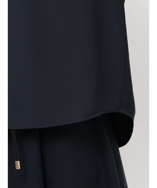 TONAL（トーナル）の「スカーフタイパールブラウス（シャツ/ブラウス・レディース・オフホワイト/ネイビー/ベージュ・MEDIUM）」の17枚目の写真