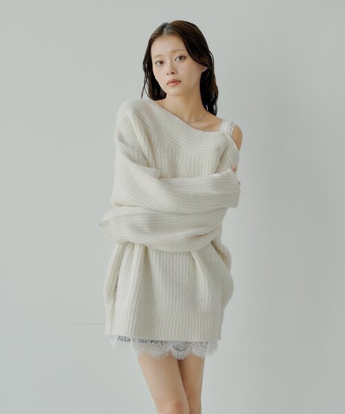 Chico（チコ）の「ワンショルレースニットミニワンピース（ワンピース・レディース・アイボリー/チャコールグレー/ピンク・FREE）」の4枚目の写真