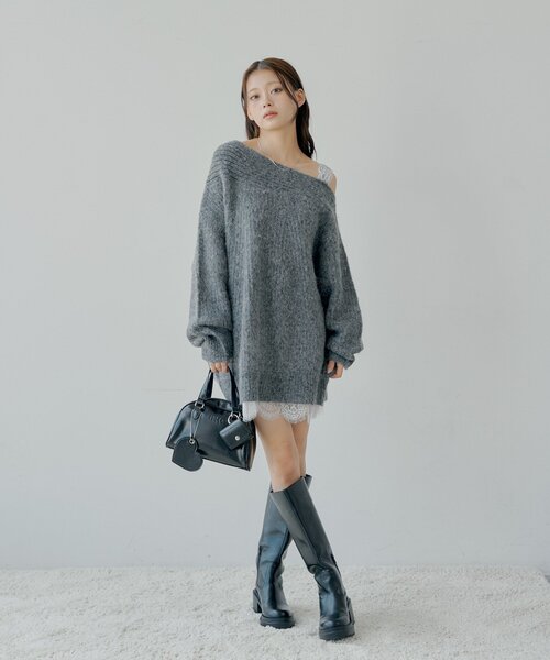 Chico（チコ）の「ワンショルレースニットミニワンピース（ワンピース・レディース・アイボリー/チャコールグレー/ピンク・FREE）」の6枚目の写真