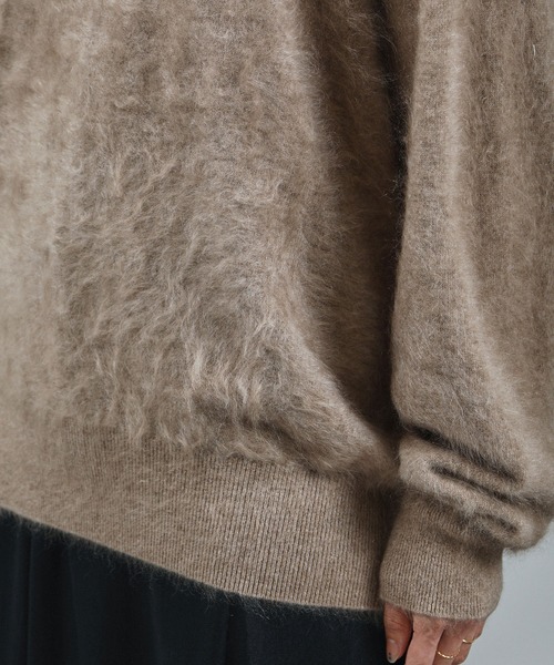 SALON adam et rope'（サロン アダム エ ロペ）の「ブラッシュドカシミヤクルーネックニットプルオーバー（ニット/セーター・レディース・ベージュ系その他/ネイビー・FREE）」の15枚目の写真