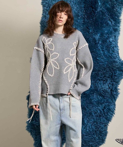 UNISEX》Oni-Waffle Flower Embroidery Prime-Over Crew Neck Knit