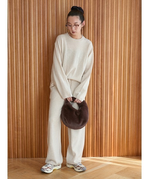 emmi(エミ)の「【セットアップ対応】ラムウールニットパンツ(その他パンツ・レディース・チャコールグレー/ライトベージュ/バーガンディー・0/1)」の2枚目の写真