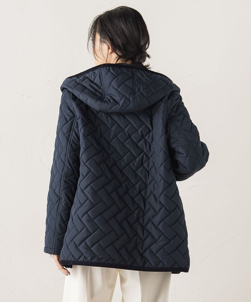 Droite lautreamont(ドロワットロートレアモン)の「【WEB限定】ポリエステルタフタキルトコート(その他アウター・レディース・ベージュ/ネイビー・M)」の21枚目の写真