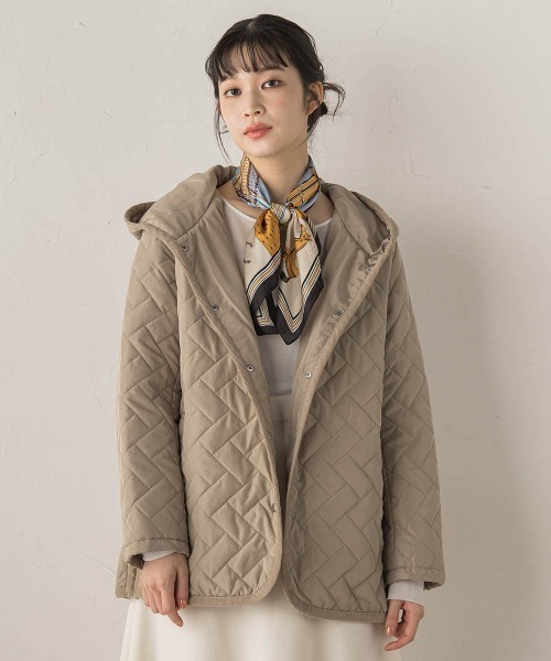 Droite lautreamont(ドロワットロートレアモン)の「【WEB限定】ポリエステルタフタキルトコート(その他アウター・レディース・ベージュ/ネイビー・M)」の8枚目の写真