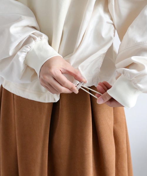 cepo（セポ）の「バックジップミリタリー切り替えプルオーバー（スウェット・レディース・オフホワイト/チャコール・M）」の5枚目の写真