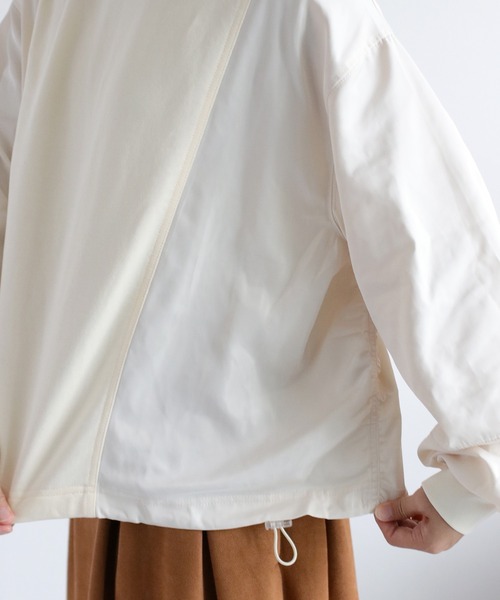 cepo（セポ）の「バックジップミリタリー切り替えプルオーバー（スウェット・レディース・オフホワイト/チャコール・M）」の6枚目の写真