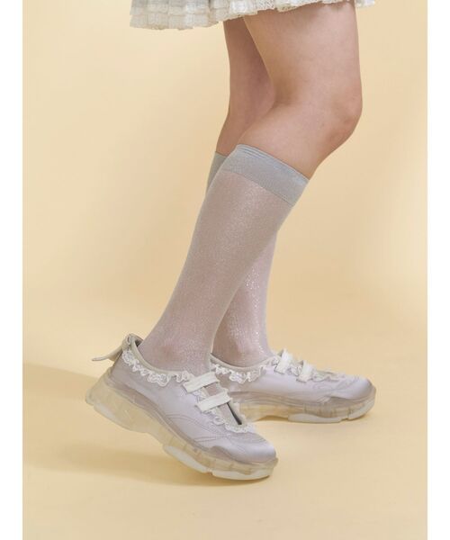 merry jenny（メリージェニー）の「satin ribbon stitch sneaker（スニーカー・レディース・ライトブルー/アイボリー・LARGE/MEDIUM）」の2枚目の写真