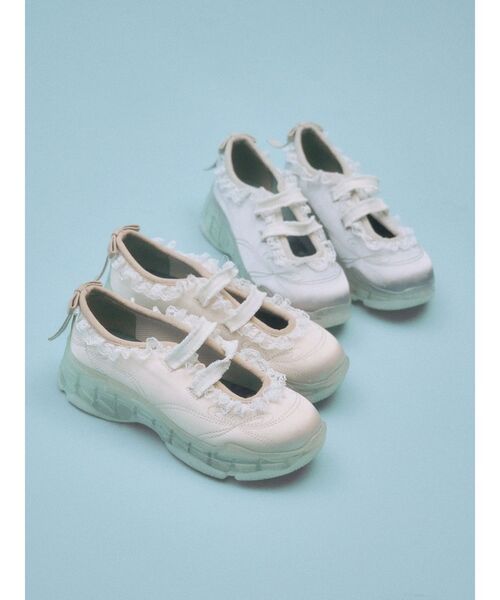 merry jenny（メリージェニー）の「satin ribbon stitch sneaker（スニーカー・レディース・ライトブルー/アイボリー・LARGE/MEDIUM）」の2枚目の写真