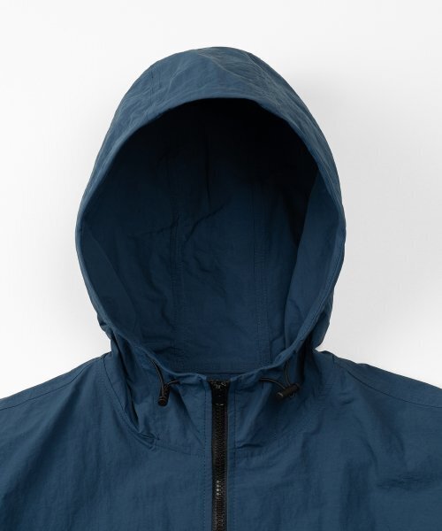 TOFFEE(トフィー)の「ライトウェイトウィンドジャンパー(BLUE)(ナイロンジャケット・メンズ・その他・MEDIUM/LARGE/X-LARGE)」の3枚目の写真