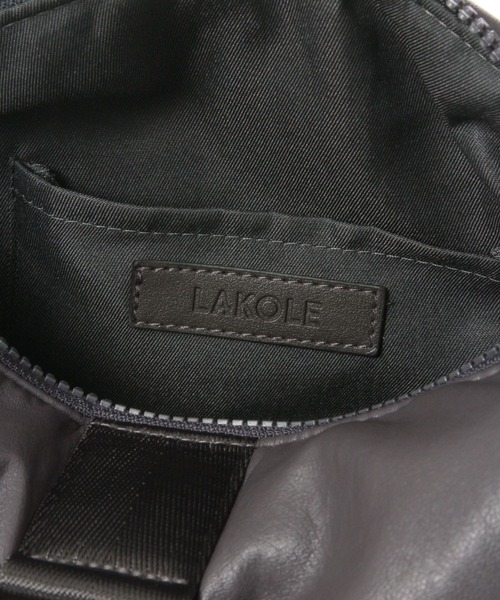 LAKOLE（ラコレ）の「スクエアバックルコンビショルダーバッグ / 613876（ショルダーバッグ・メンズ・グレー/ブラック・FREE）」の14枚目の写真