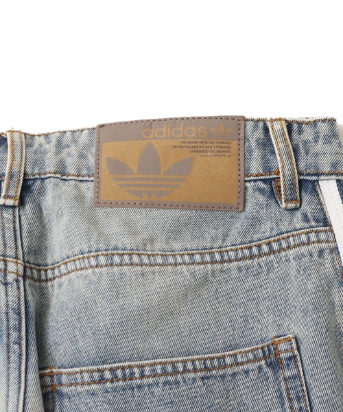 adidas（アディダス）の「adidas DENIM FIREBIRD TRACK PANTS ATMOS / アディダス デニム ファイヤー バード トラックパンツ アトモス【SP】（デニムパンツ・メンズ・ライトインディゴブルー・27inch/26inch/25inch/24inch/36inch/35inch/34inch/33inch/32inch/30inch）」の5枚目の写真