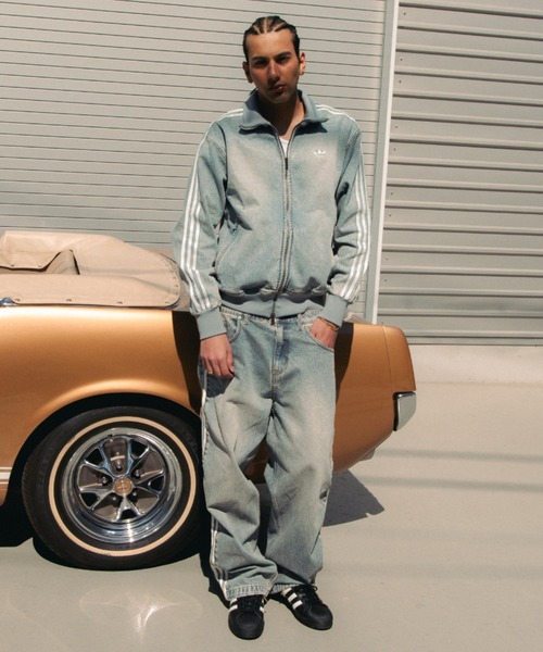 adidas（アディダス）の「adidas DENIM FIREBIRD TRACK PANTS ATMOS / アディダス デニム ファイヤー バード トラックパンツ アトモス【SP】（デニムパンツ・メンズ・ライトインディゴブルー・27inch/26inch/25inch/24inch/36inch/35inch/34inch/33inch/32inch/30inch）」の16枚目の写真