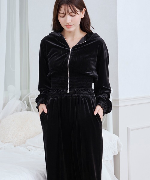 eMutille(エミュティーユ)の「【SET ITEM】velour set up /ベロアセットアップ(セットアップ・レディース・スモークピンク/ブラック・FREE)」の8枚目の写真