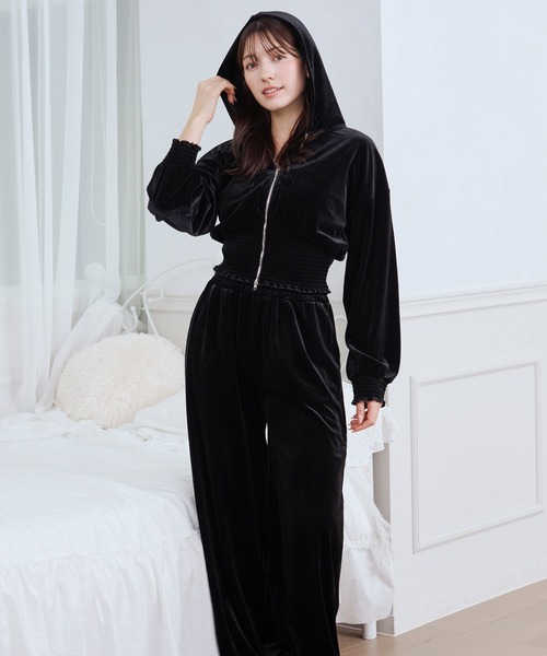 eMutille(エミュティーユ)の「【SET ITEM】velour set up /ベロアセットアップ(セットアップ・レディース・スモークピンク/ブラック・FREE)」の7枚目の写真