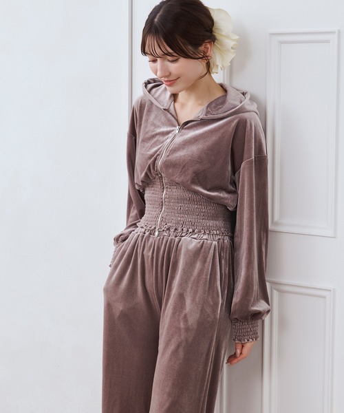 eMutille(エミュティーユ)の「【SET ITEM】velour set up /ベロアセットアップ(セットアップ・レディース・スモークピンク/ブラック・FREE)」の12枚目の写真