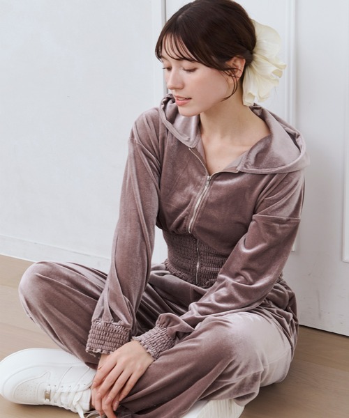 eMutille(エミュティーユ)の「【SET ITEM】velour set up /ベロアセットアップ(セットアップ・レディース・スモークピンク/ブラック・FREE)」の13枚目の写真