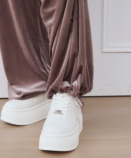 eMutille(エミュティーユ)の「【SET ITEM】velour set up /ベロアセットアップ(セットアップ・レディース・スモークピンク/ブラック・FREE)」の18枚目の写真