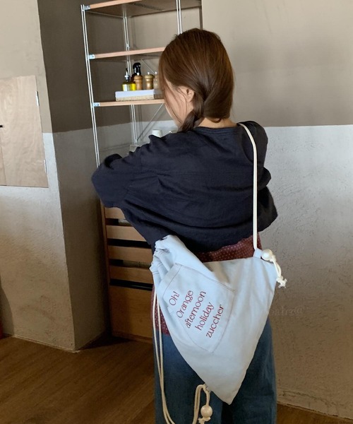 TONE SELECT GOODS(トーンセレクトグッズ)の「Liaa/デニム ナップサック リュック A18714(バックパック/リュック・レディース・ライトブルー・FREE)」の2枚目の写真