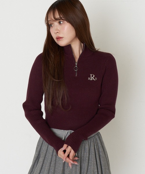 RAY CASSIN（レイカズン）の「コンパクトハイネックニット（ニット/セーター・レディース・チャコールグレー/レッド系その他2/ブラック系その他2/ライトベージュ/ベージュ系その他2・FREE）」の5枚目の写真