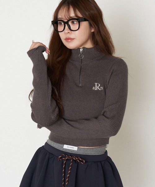 RAY CASSIN（レイカズン）の「コンパクトハイネックニット（ニット/セーター・レディース・チャコールグレー/レッド系その他2/ブラック系その他2/ライトベージュ/ベージュ系その他2・FREE）」の6枚目の写真